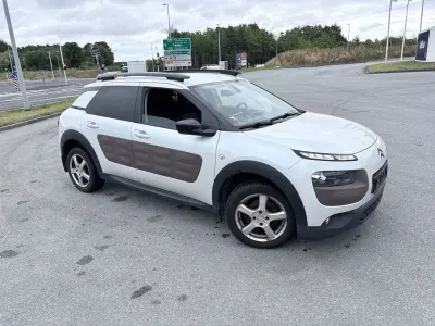 Gebraucht Citroën C4 Cactus Shine Edition 99 PS (72 kW) 2014 Weiß Kleinwagen