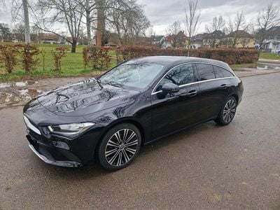 Gebraucht Mercedes CLA180 Shooting Brake 136 PS (100 kW) 2022 Schwarz Kombi