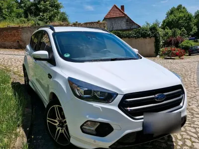 Gebraucht Ford Kuga ST-Line 150 PS (110 kW) 2019 Weiß SUV