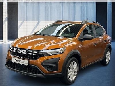 Gebraucht Dacia Sandero Essentiel 101 PS (74 kW) 2024 Orange Limousine