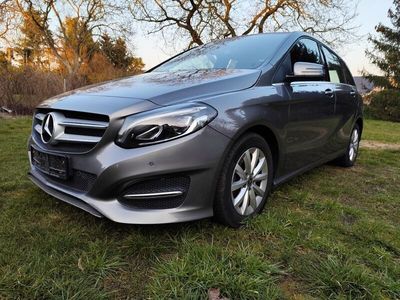 Gebraucht Mercedes B180 109 PS (80 kW) 2018 Grau Van / Kleinbus