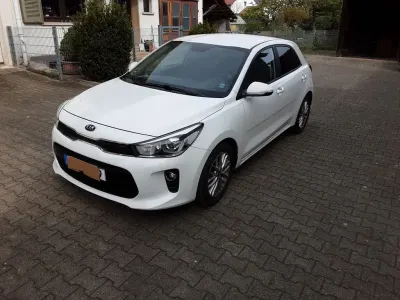 Gebraucht Kia Rio Attract 84 PS (61 kW) 2019 Weiß Limousine