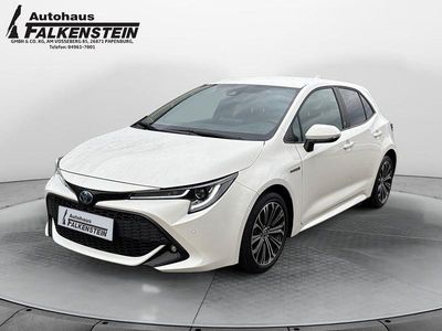 Schneeweiß Gebraucht 2022 Toyota Corolla Team Limousine | 23.490 € (Fairer Preis)