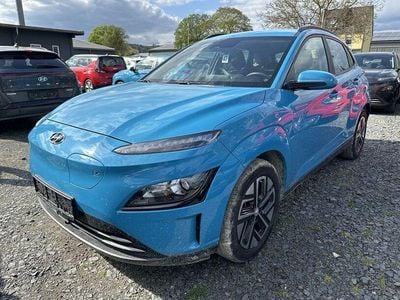 Begagnad Hyundai Kona Select 100 kW (136 HK) 2023 Blå SUV