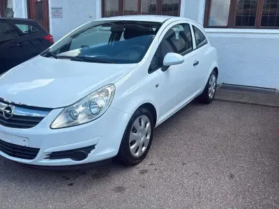 Gebraucht Opel Corsa Selection 60 PS (44 kW) 2009 Weiß Kleinwagen