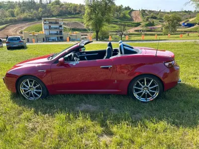 Käytetty Alfa Romeo Spider 200 HP (147 kW) 2009 Punainen Avoauto