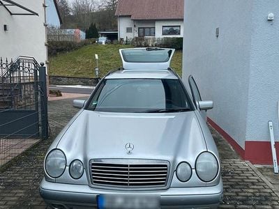 Silber Gebraucht 1998 Mercedes E200 Kombi | 1.050 € (Fairer Preis)