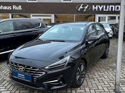 Abyss black / mic Gebraucht 2024 Hyundai i30 Comfort Limousine | 26.690 € (Etwas zu teuer)