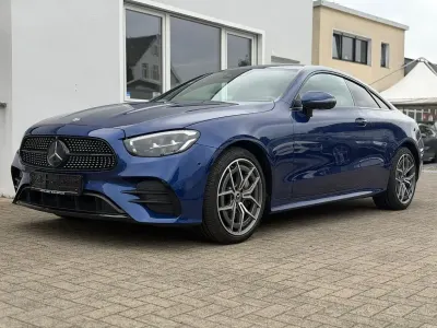 Gebraucht Mercedes E400 AMG 330 PS (242 kW) 2021 Blau Coupé
