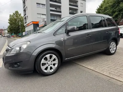 Gebraucht Opel Zafira Edition 116 PS (85 kW) 2010 Grau Van / Kleinbus