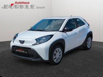 Neu Toyota Aygo X Business Edition 72 PS (52 kW) 2025 Weiß SUV