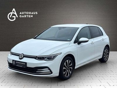 Second-hand VW Golf VIII Active 131 CP (96 kW) 2022 Alb Berlinǎ