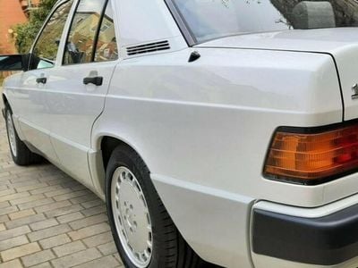 Weiß Gebraucht 1991 Mercedes 190 Limousine | 14.900 €