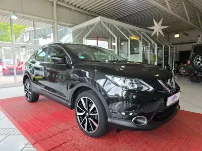 Gebraucht Nissan Qashqai 360º 131 PS (96 kW) 2016 Schwarz SUV