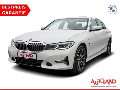 Gebraucht BMW 330e Luxury Line 252 PS (185 kW) 2022 Alpinweiss iii Limousine