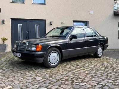 Gebraucht Mercedes 190 122 PS (89 kW) 1991 Schwarz Limousine