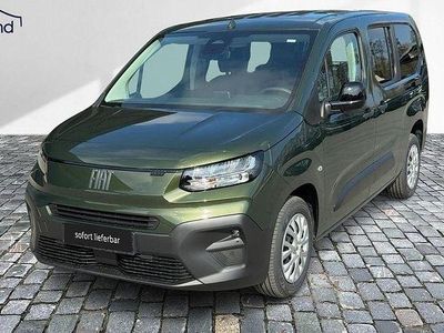 Neu Fiat Doblò 131 PS (96 kW) 2025 Grün Van / Kleinbus