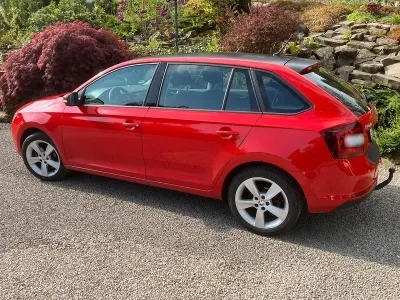 Käytetty Skoda Rapid Cool Edition 95 HP (69 kW) 2017 Punainen Viistoperä
