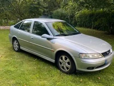 Gebraucht Opel Vectra 101 PS (74 kW) 2001 Silber Limousine