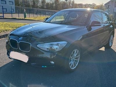 Gebraucht BMW 114 102 PS (75 kW) 2014 Schwarz Kleinwagen