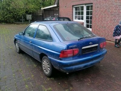 gebraucht Ford Escort 3-DOOR SEDAN