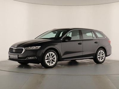 Crystalschwarz metallic Gebraucht 2021 Skoda Octavia First Edition Kombi | 23.847 € (Guter Preis)