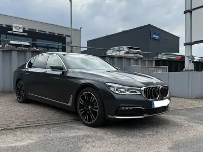 Occasion BMW 740 320 ch (235 kW) 2017 Gris Berline