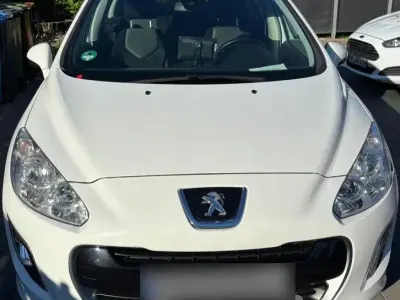 Gebraucht Peugeot 308 16 PS (11 kW) 2012 Weiß Limousine
