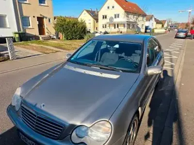 Usata Mercedes C180 Avantgarde 143 CV (105 kW) 2002 Argento Berlina