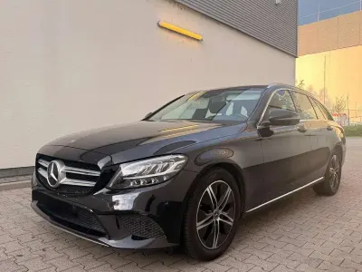 Gebraucht Mercedes C180 Avantgarde 156 PS (114 kW) 2020 Schwarz Kombi