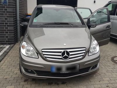 Usata Mercedes B170 115 CV (84 kW) 2007 Marrone Monovolume