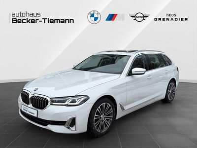 Mineralweiß Gebraucht 2023 BMW 520 Kombi | 38.701 € (Teuer)