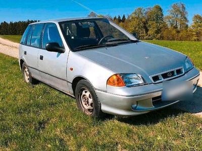 Begagnad Subaru Justy 86 HK (63 kW) 2002 Silver Halvkombi