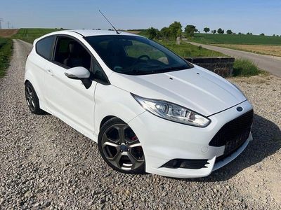 Weiß Gebraucht 2014 Ford Fiesta ST200 Kleinwagen | 6.990 €