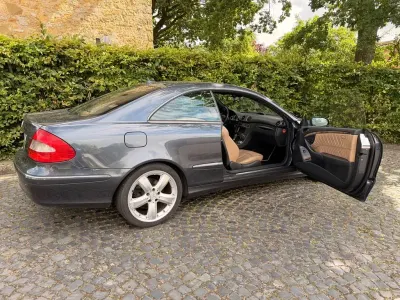Gebraucht Mercedes CLK220 150 PS (110 kW) 2008 Grau Coupé