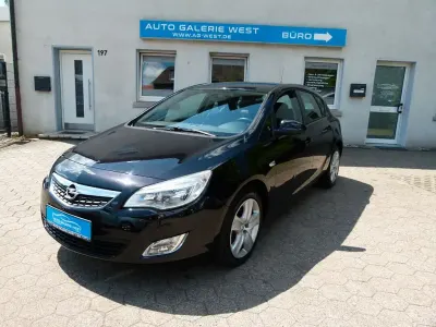 Gebraucht Opel Astra Edition 140 PS (102 kW) 2010 Schwarz Limousine