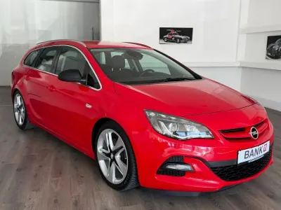 Gebraucht Opel Astra 194 PS (142 kW) 2013 Rot Kombi