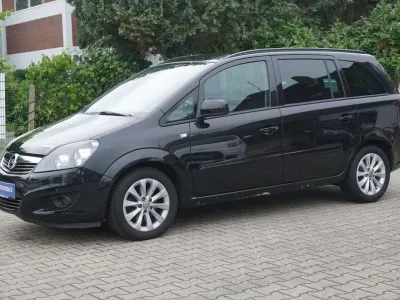 Gebraucht Opel Zafira Family 140 PS (102 kW) 2014 Karbonschw graphitschw midnigh Van / Kleinbus