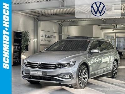 Silber Gebraucht 2023 VW Passat Alltrack Kombi | 41.990 €