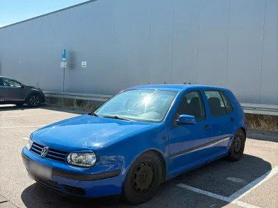 Gebraucht VW Golf IV 90 PS (66 kW) 2001 Blau Kleinwagen