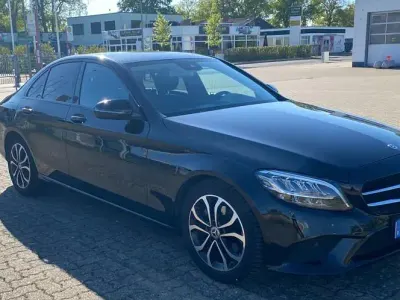 Gebraucht Mercedes C220 Night 194 PS (142 kW) 2019 Schwarz Limousine