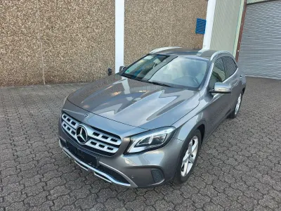 Gebraucht Mercedes GLA200 Urban 156 PS (114 kW) 2018 Grau SUV