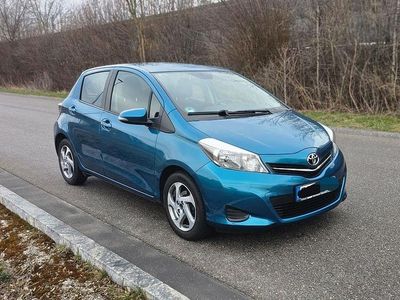 Gebraucht Toyota Yaris Edition 99 PS (72 kW) 2014 Blau Kleinwagen
