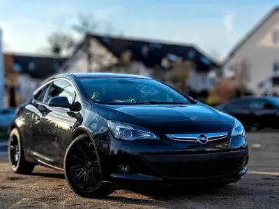 Gebraucht Opel Astra GTC Innovation 170 PS (125 kW) 2015 Andere farben Coupé