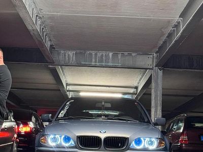 Gebraucht BMW 320 150 PS (110 kW) 2002 Grau Kombi