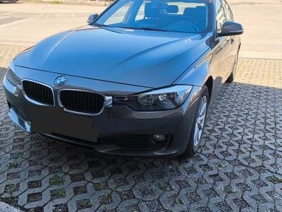 Usata BMW 318 143 CV (105 kW) 2013 Marrone Berlina