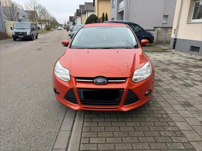 Gebraucht Ford Focus 115 PS (84 kW) 2012 Orange Limousine
