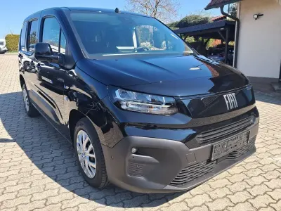 Neu Fiat Doblò 102 PS (75 kW) 2026 Schwarz Van / Kleinbus