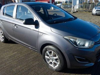 Gebraucht Hyundai i20 Edition 86 PS (63 kW) 2014 Grau Kleinwagen