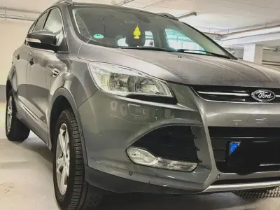 Gebraucht Ford Kuga Individual 182 PS (133 kW) 2014 Grau SUV